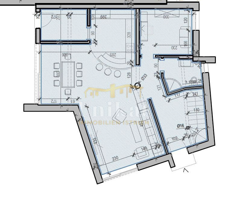 Moderna dvojna hiša s bazenom in pogledom na morje